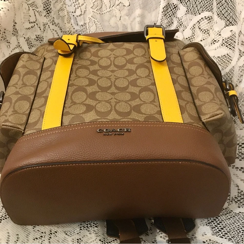 Hudson Backpack In Colorblock Signature Canvas - Picture 10 of 12